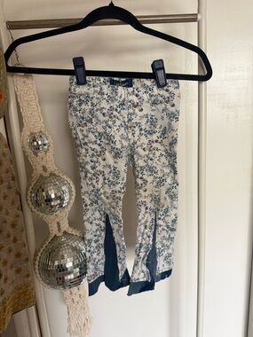 Floral flare jeans in White & Blue